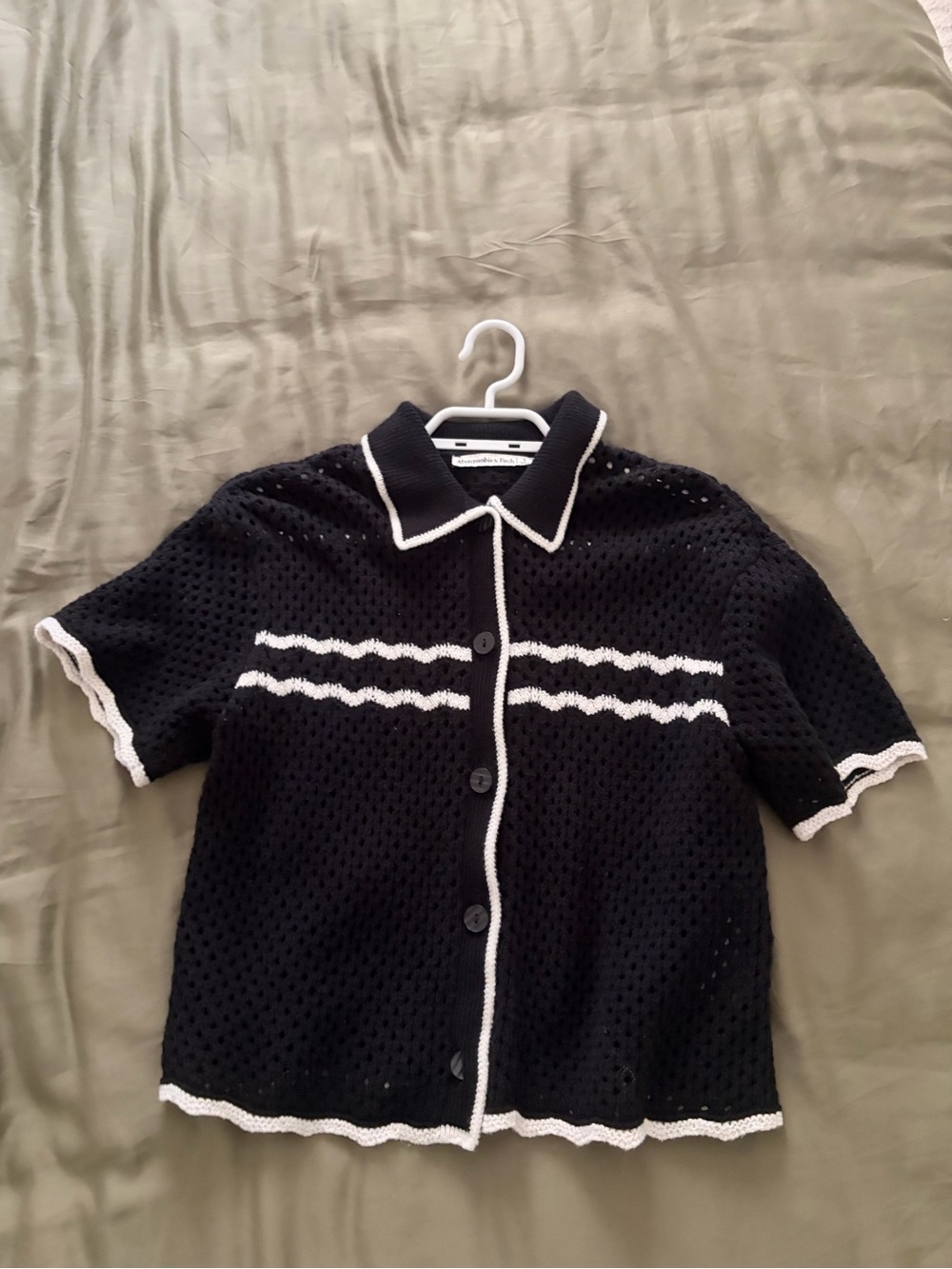 Abercrombie Black & White Knit Button-Front Shirt